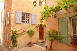 The Most Beautiful Villages In Provence, France - Photogenic + Historic