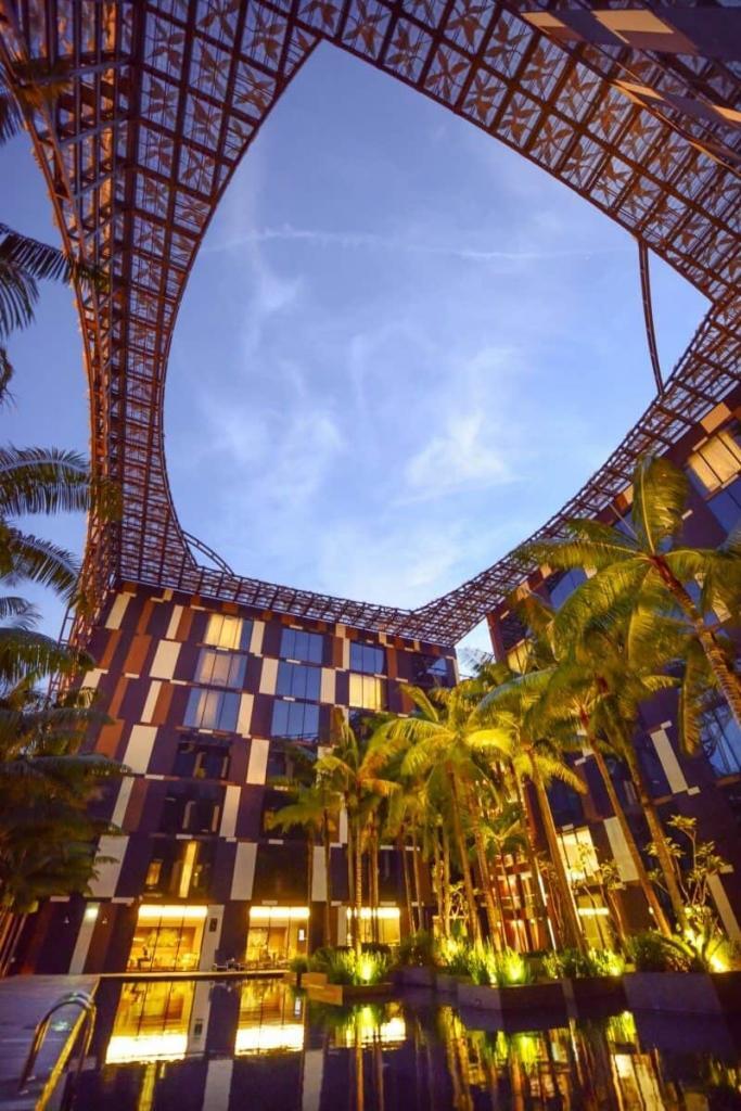 Step Inside The World's Best Airport Hotel in Singapore - Photo Tips